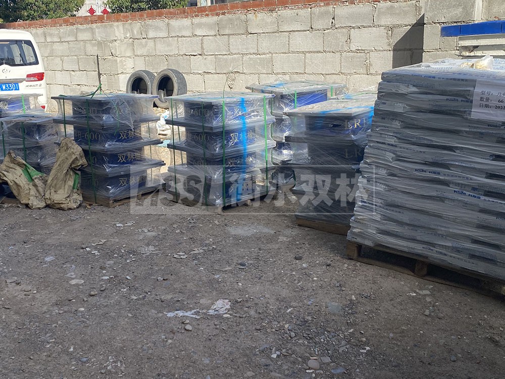 建筑橡胶抗震支座厂商生产厂家 LRB500隔震支座 LRB1300隔震支座多少钱